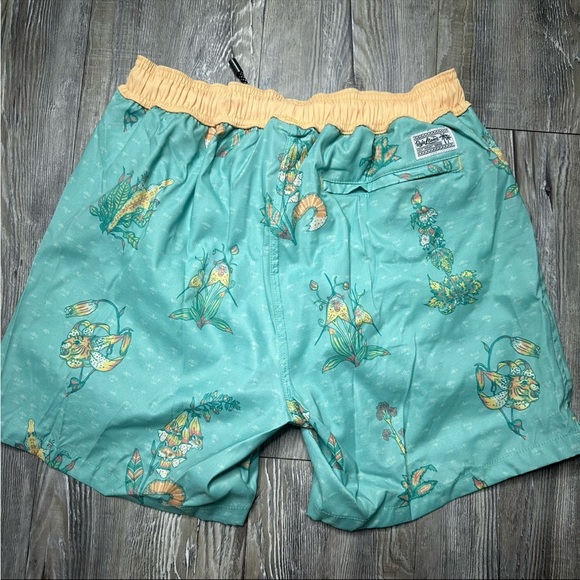 FLOWER PERSONALITIES STRETCH SWIMSUIT - Picture 3 of 3